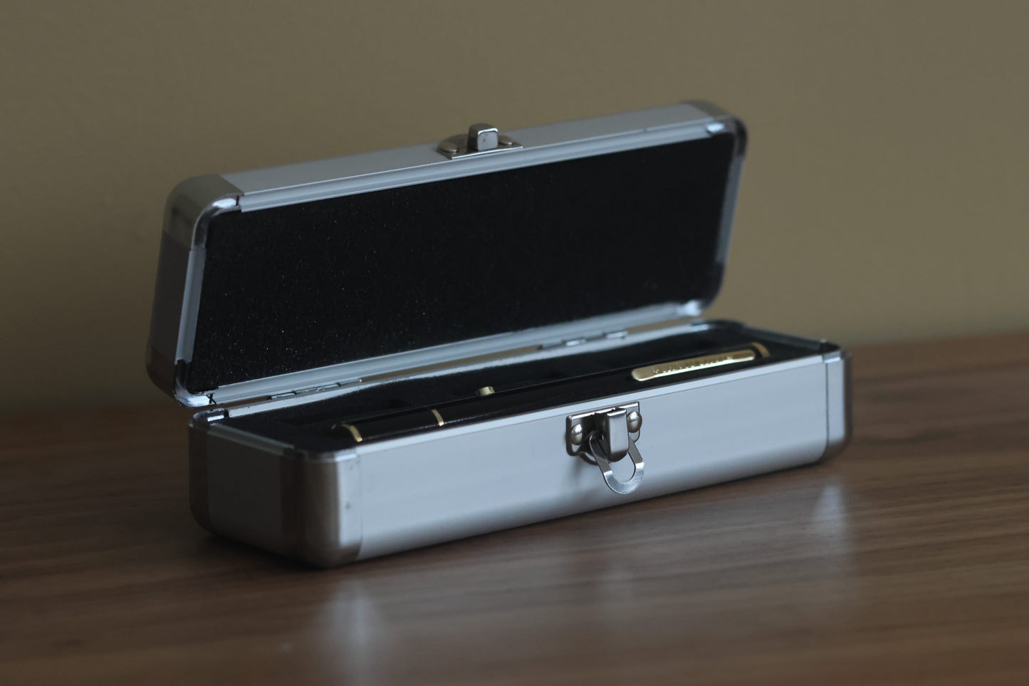 "Tinker Tavern" Metal Case