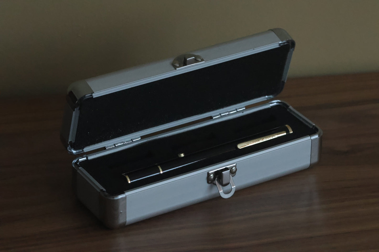 "Tinker Tavern" Metal Case